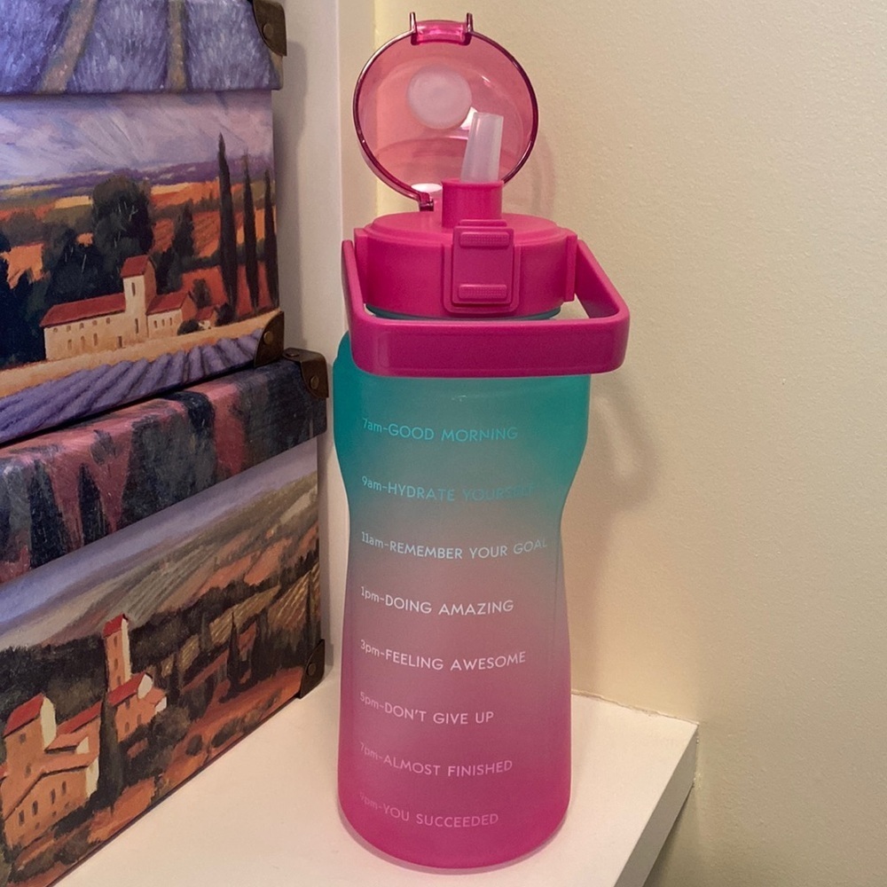 FREE WITH $50 PURCHASE!  The most FUN Water Bottle!  EUC!